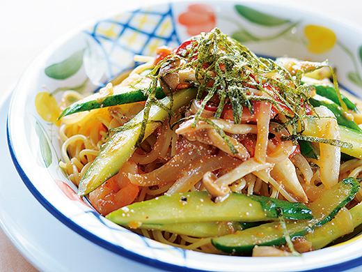 ニンニクの香りが食欲をそそる　キュウリの和風明太子パスタ