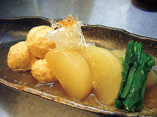 味のしみたダイコンが絶品 ダイコンと鶏団子の煮物