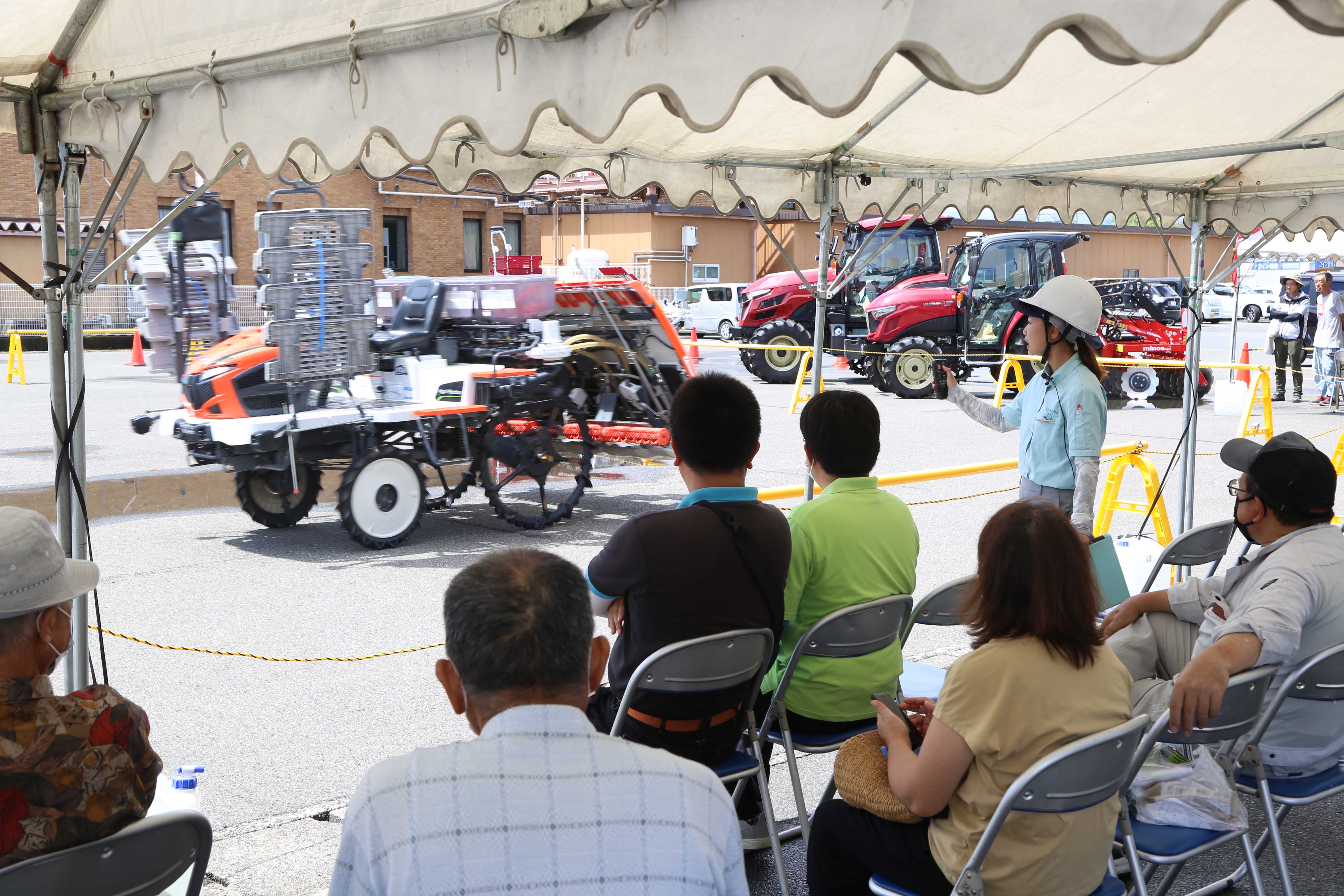 JAにしみの営農総合展示会 実演会で購入を後押し