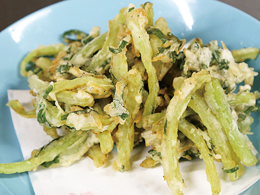 風味と食感を味わう　フキのかき揚げ